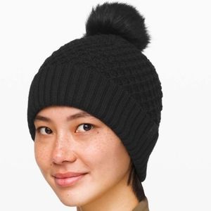 Lululemon Pom To Play Beanie Black 